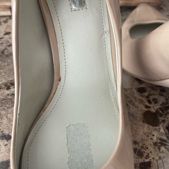 BcBg high back pumps - Picture 3 of 9